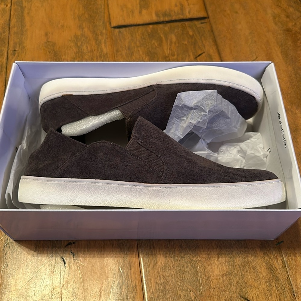 NWT Steve Madden slip ons, size 9, fayna style grey